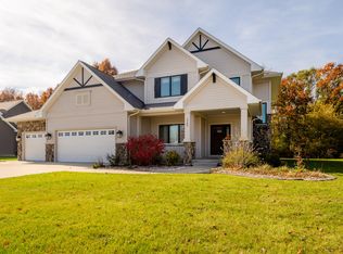 3988 Fox Woods Rd, Saint Joseph, MI 49085