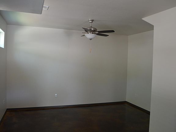 2nd image of 136 W Elm Ave