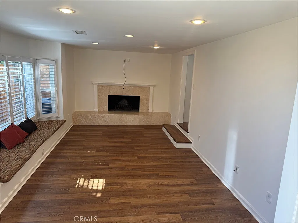 3 bed, 1876 sqft, $5,100 — Photo 4