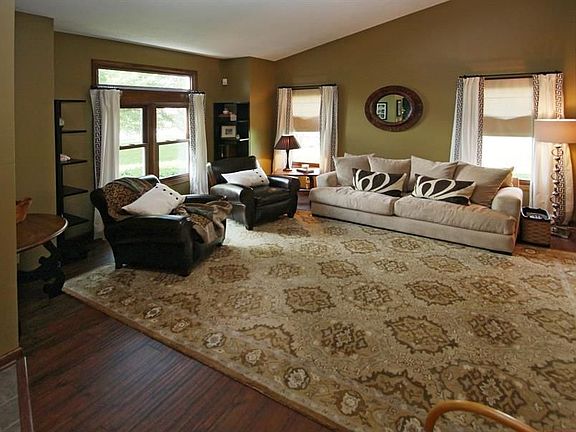 3rd image of 7428 Bramblewood Ln