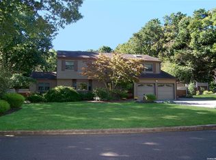 4 Watermill Way, Ridge, NY 11961