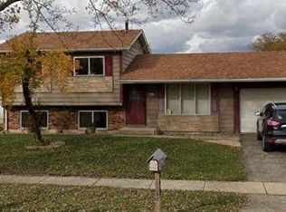 245 Malibu Dr, Bolingbrook, IL 60440