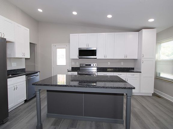5th image of 7162 Woodridge Dr