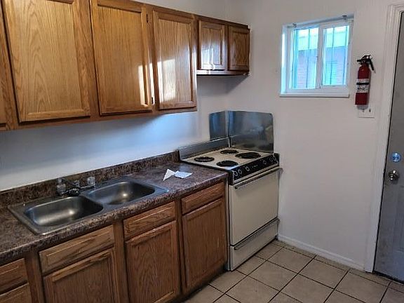 3rd image of 3413 Ross Ave SE APT C