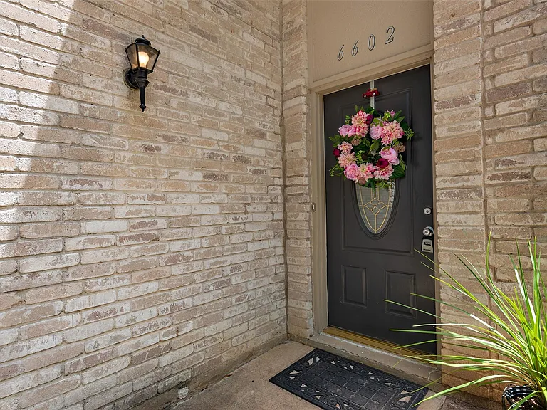 6602 Montauk Dr — Photo 5