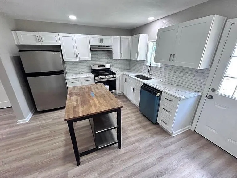 4737 Alvin St — Photo 7