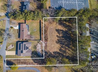 22 Willowbrook Rd, Asheville, NC 28805