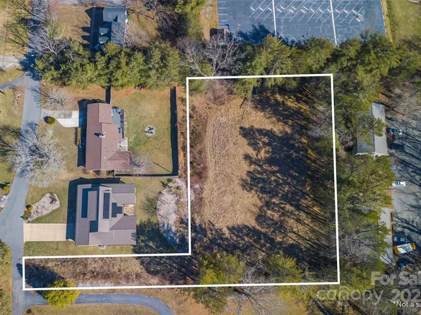 22 Willowbrook Rd, Asheville, NC 28805