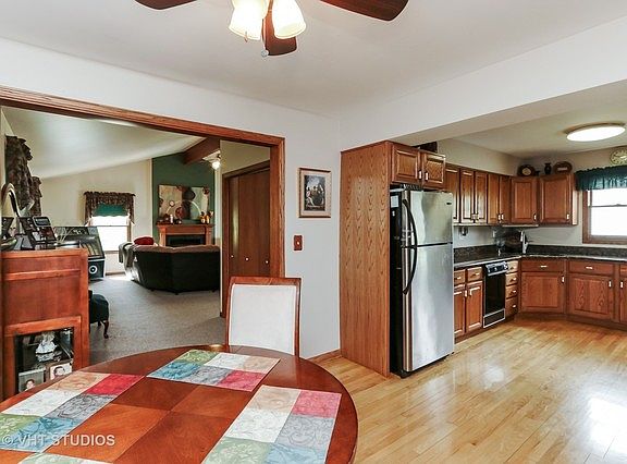 3rd image of 38738 Linden Ave