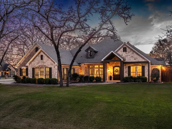 101 Live Oak Dr, Aubrey, TX 76227