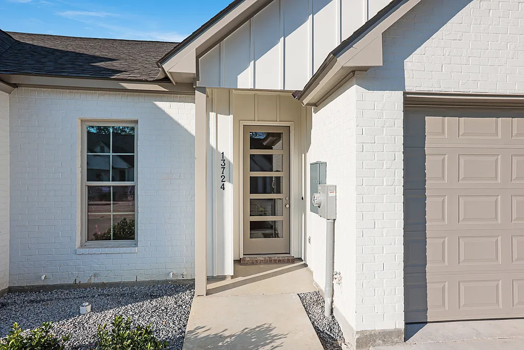 13724 Rivanna Ln — Photo 2