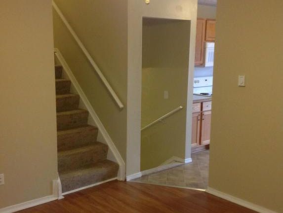 4th image of 1280 Maple Park Dr