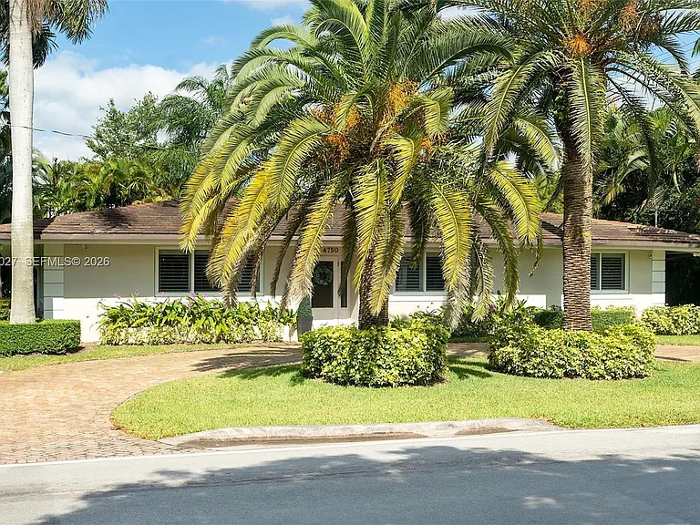 4750 Alhambra Cir — Photo 2