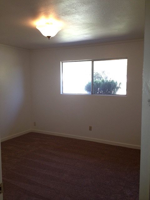2nd image of 506 30th St APT B