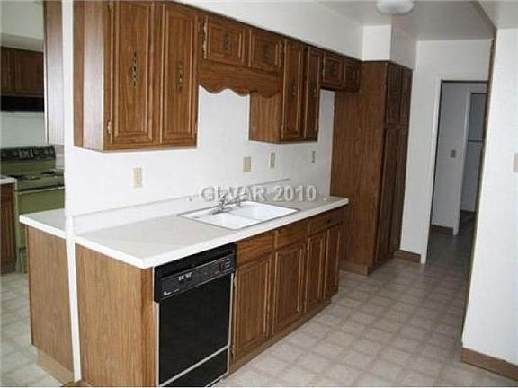 5th image of 4480 Del Oro Dr