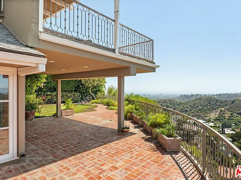 2317 Kimridge Rd — Photo 36