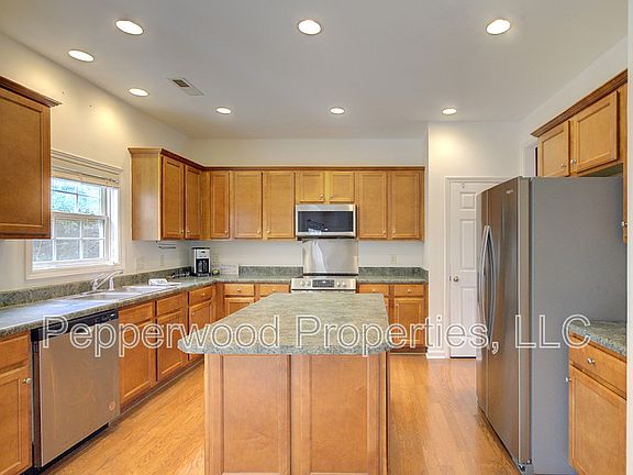 2nd image of 316 Archway Ct