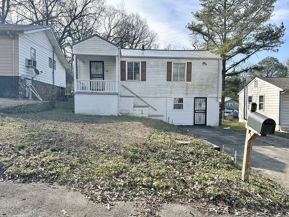 1303 9th Ave