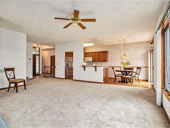4th image of 118 Brighton Park #118