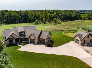 W7083 Center Valley Rd, Shiocton, WI 54170