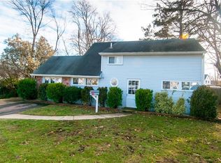 21 Essex Ln, Old Bridge, NJ 08857