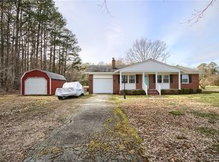 1373 Fitchetts Wharf Rd, Moon, VA 23119