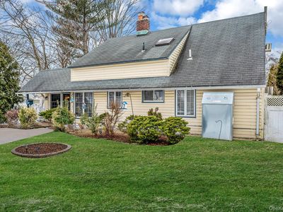 22 Mercury Lane, Levittown, NY, 11756