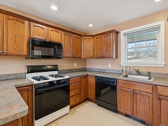 5th image of 3 Lyndsay Road