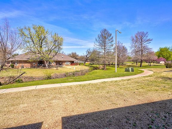 4th image of 12326 Greenlea Chase W