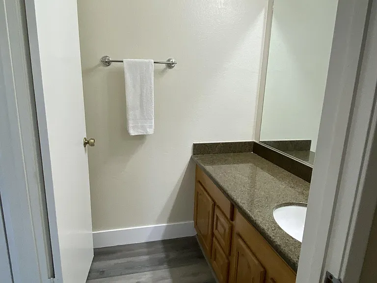 280 Stonegate Cir #1 — Photo 4