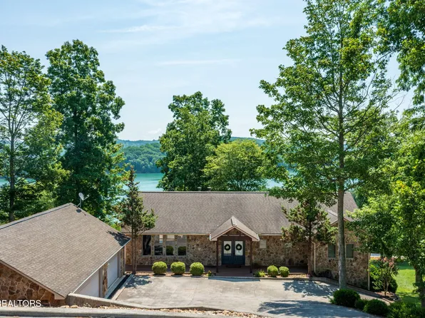 226 Mountain Crest Dr, La Follette, TN 37766