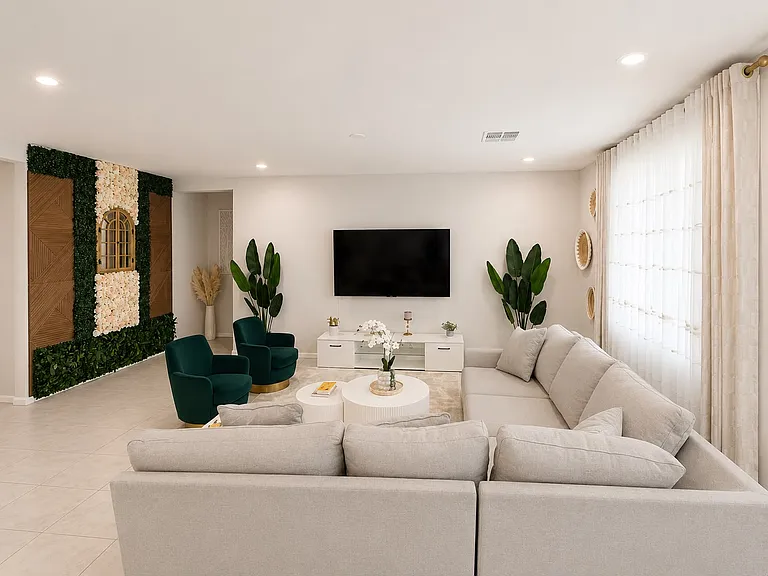 24510 W Hilton Ave — Photo 4