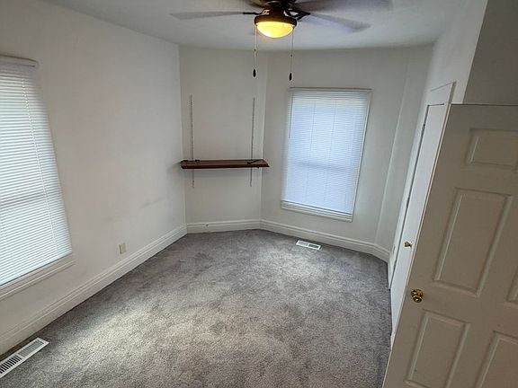 3rd image of 1610 E Sangamon Ave