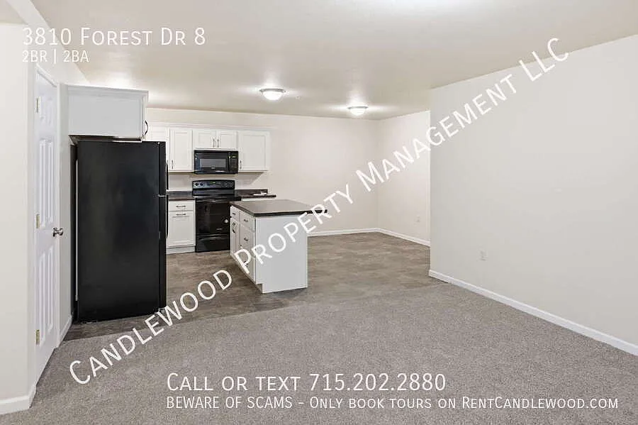 Pet Friendly 2 Bedroom/2 Bathroom Lower Apartment Available Now! — Photo 3