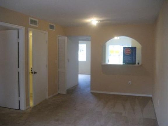 4th image of 1251 SE 28th Ct Unit 105