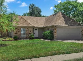 1708 Woodhollow Dr, Euless, TX 76039