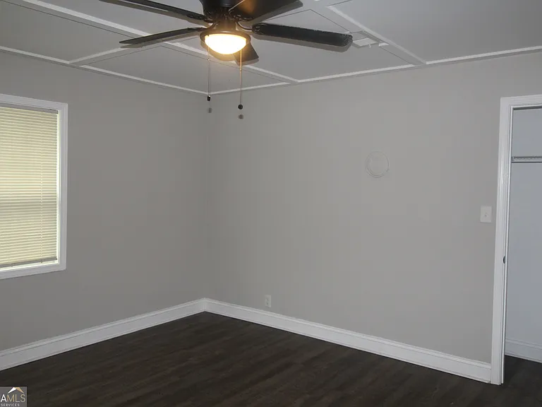 615 Snelson St — Photo 7
