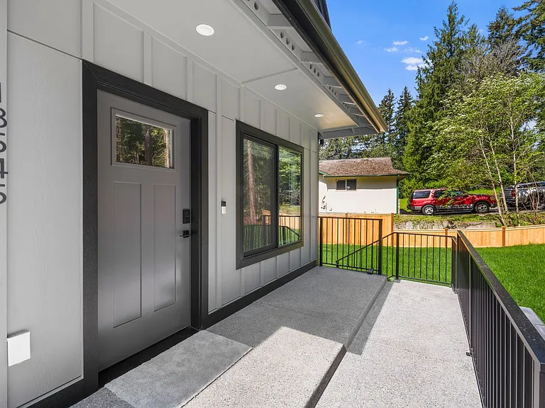 18545 Woodside Dr SE — Photo 4