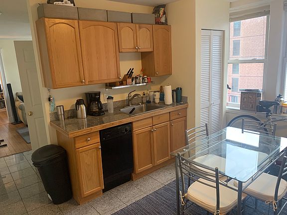 2nd image of 224 Hanover St APT 14