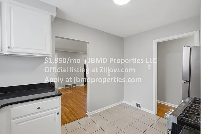 8621 Oak Park Blvd — Photo 10