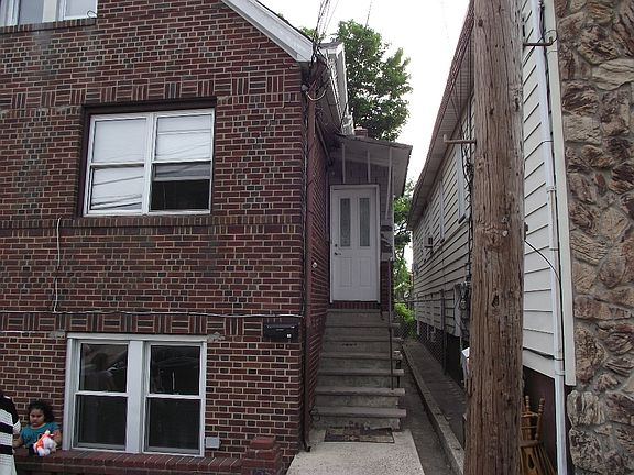 4th image of 100 Piave Ave
