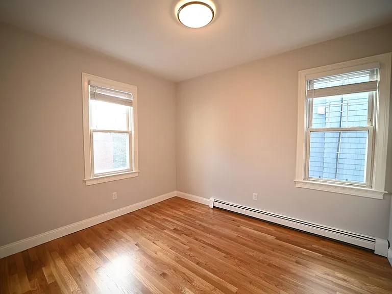 19 Roberts St #3 — Photo 13