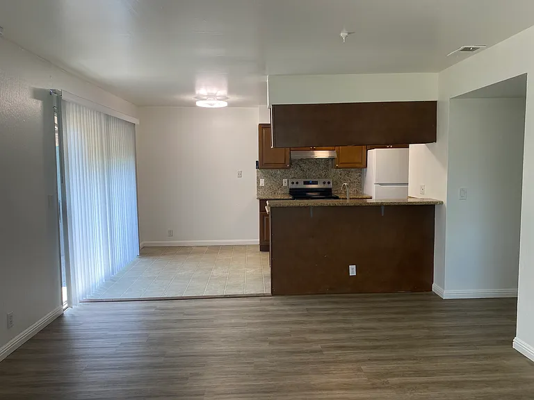 189 Siesta Way — Photo 7