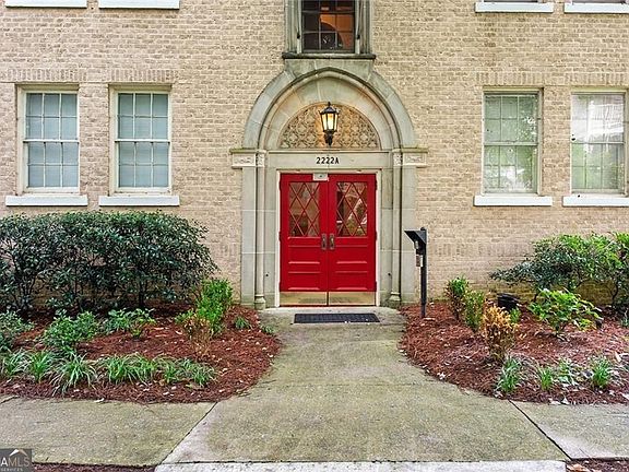 3rd image of 2222 Peachtree Rd NW APT A3