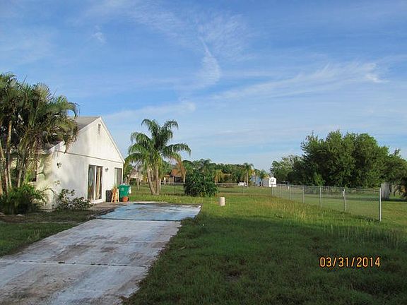 4th image of 1651 SE Avanti Court