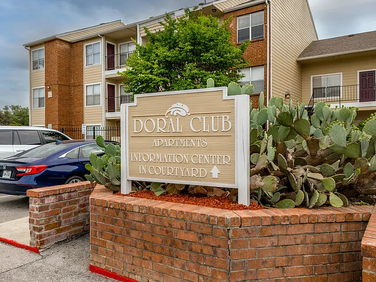 Doral Club Apartments — Photo 6