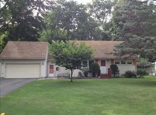 8967 Woodside Dr, Temperance, MI 48182