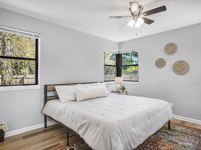 427 Holly Ave — Photo 17