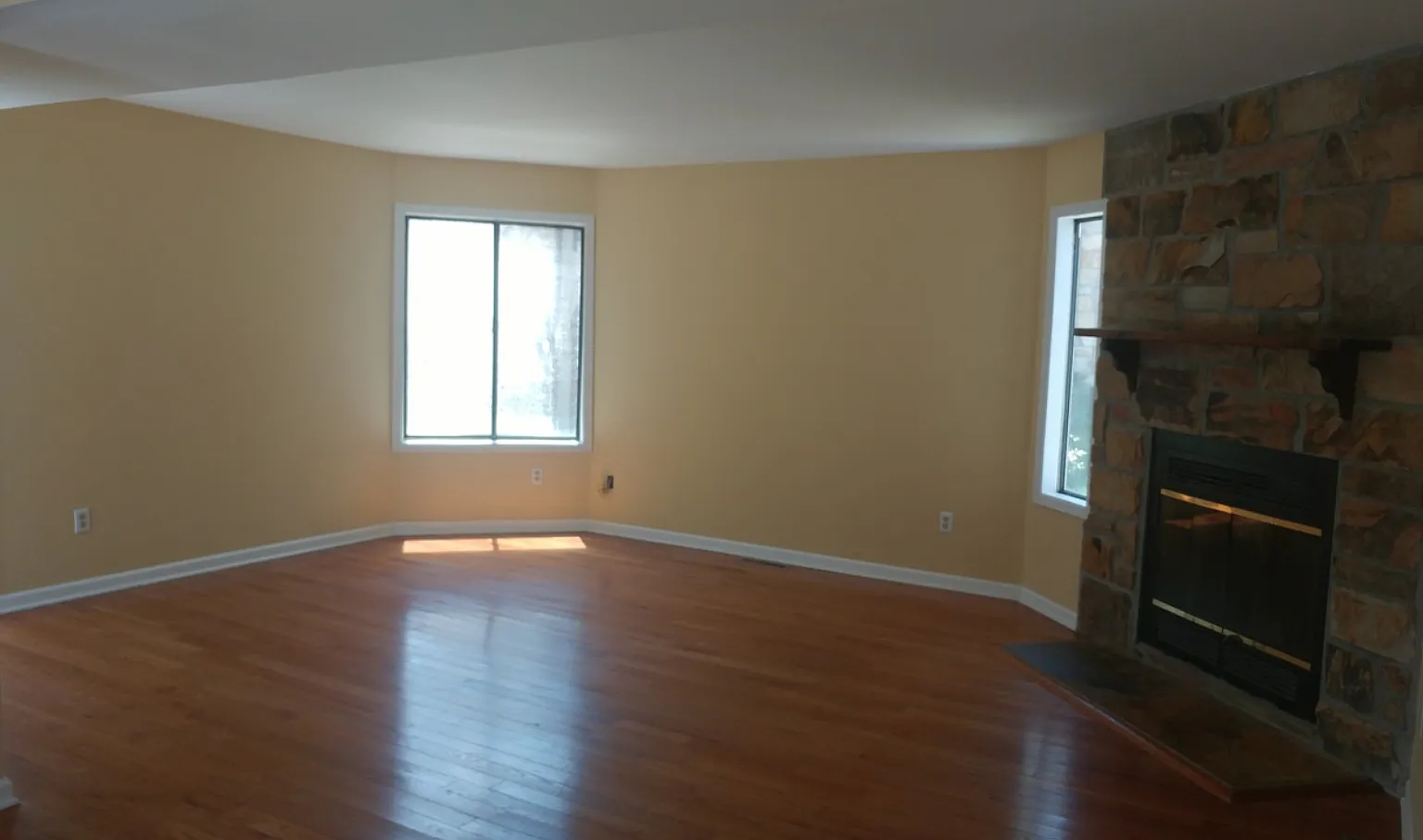 3 bed, 2.5 bath, 1485 sqft, $3,100 — Photo 4