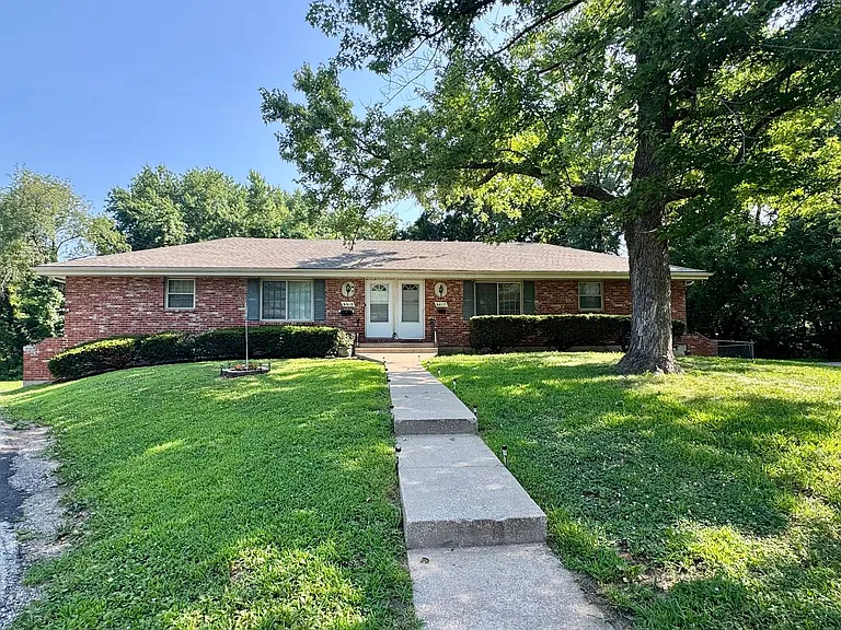 6617 Garnett Dr — Photo 2